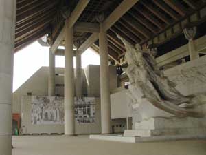 The Statue of Indomitable Koreans, Independence Memorial Hall; 不屈の韓国人の像、独立記念館